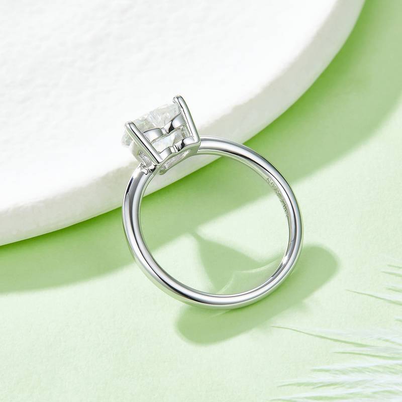 Classic心形S925银镀白金MoissaniteWomen's Ring2.0ctD级
